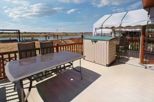 Riverside Flag Hill - click for photo gallery